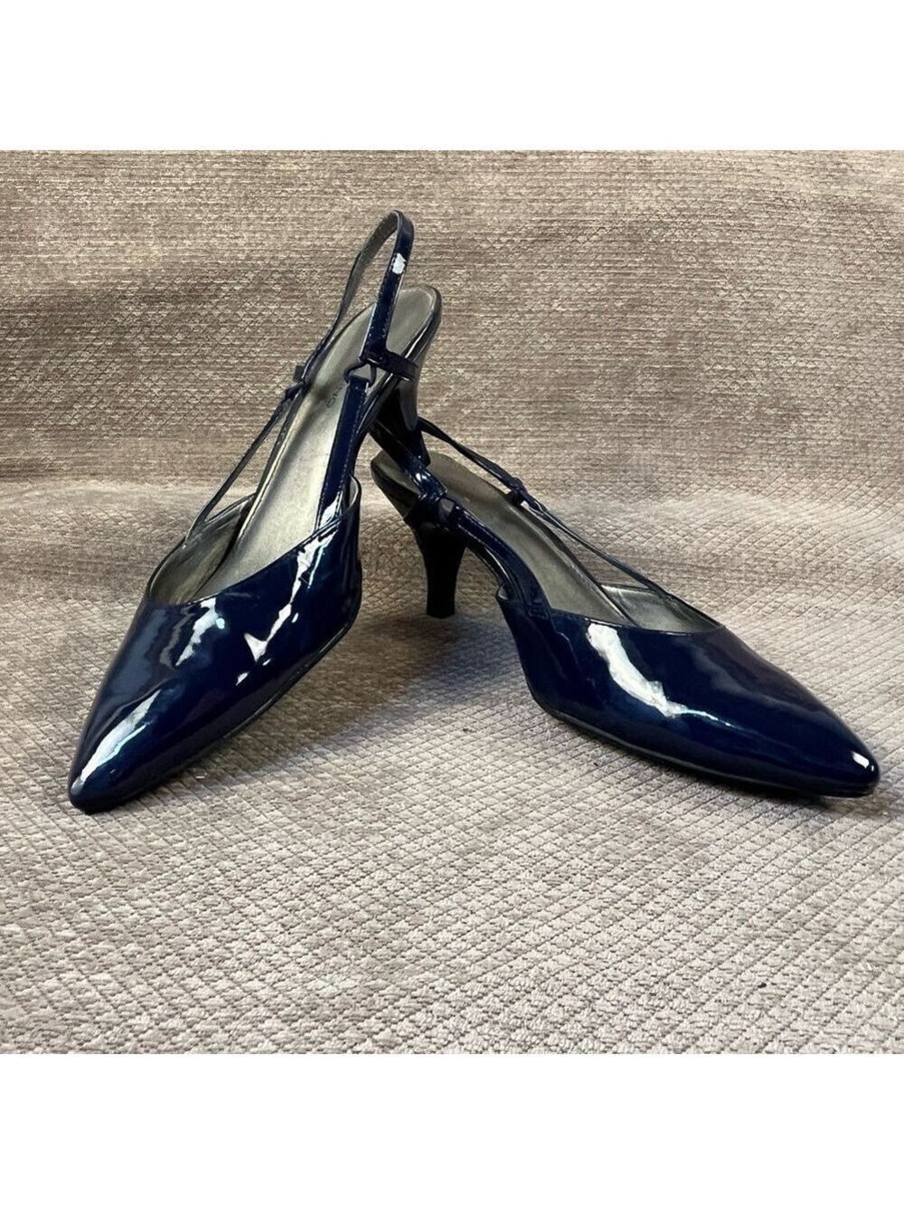 Bandolino women's size 10M BDIBELIEVE Blue 2.75" Heels EUC